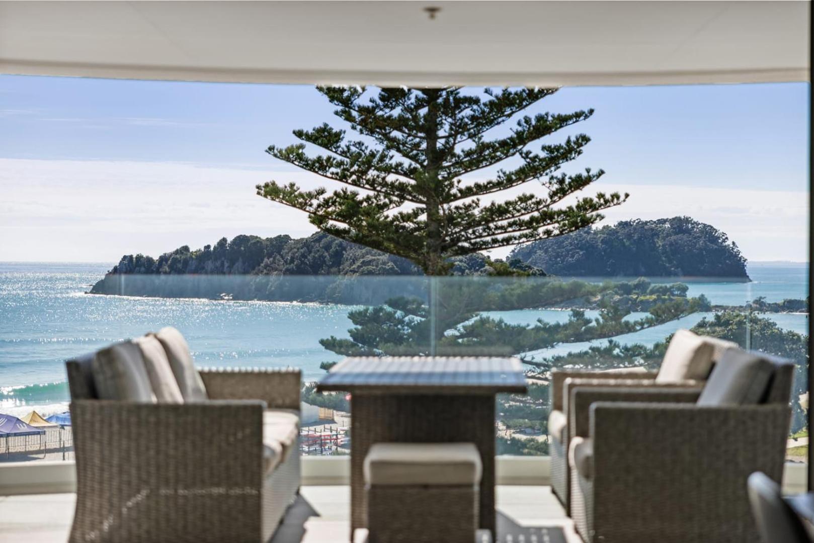 Oceanside Bliss - Absolute Beachfront - Uninterrupted Ocean Views With Pool Apartment Mount Maunganui Exterior photo