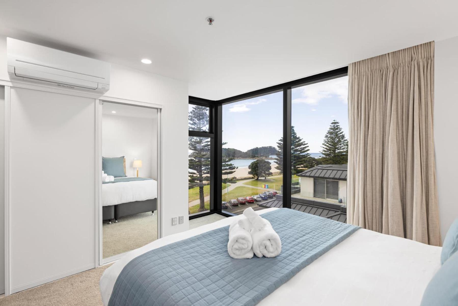 Oceanside Bliss - Absolute Beachfront - Uninterrupted Ocean Views With Pool Apartment Mount Maunganui Exterior photo