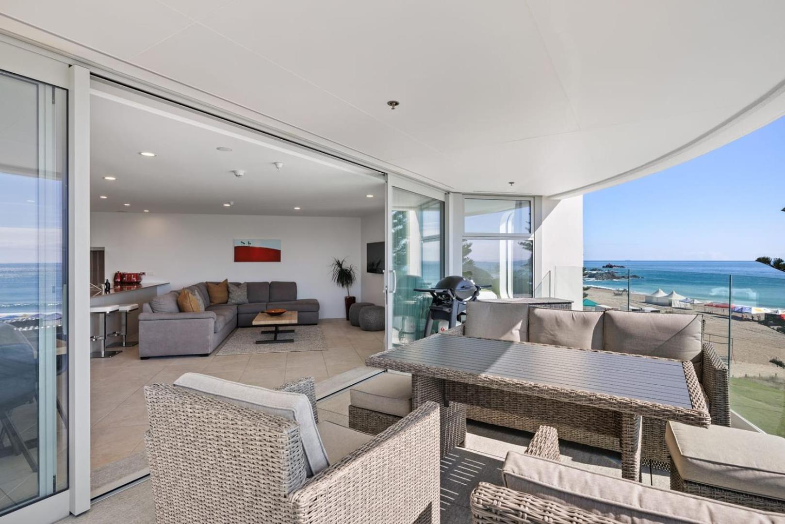 Oceanside Bliss - Absolute Beachfront - Uninterrupted Ocean Views With Pool Apartment Mount Maunganui Exterior photo