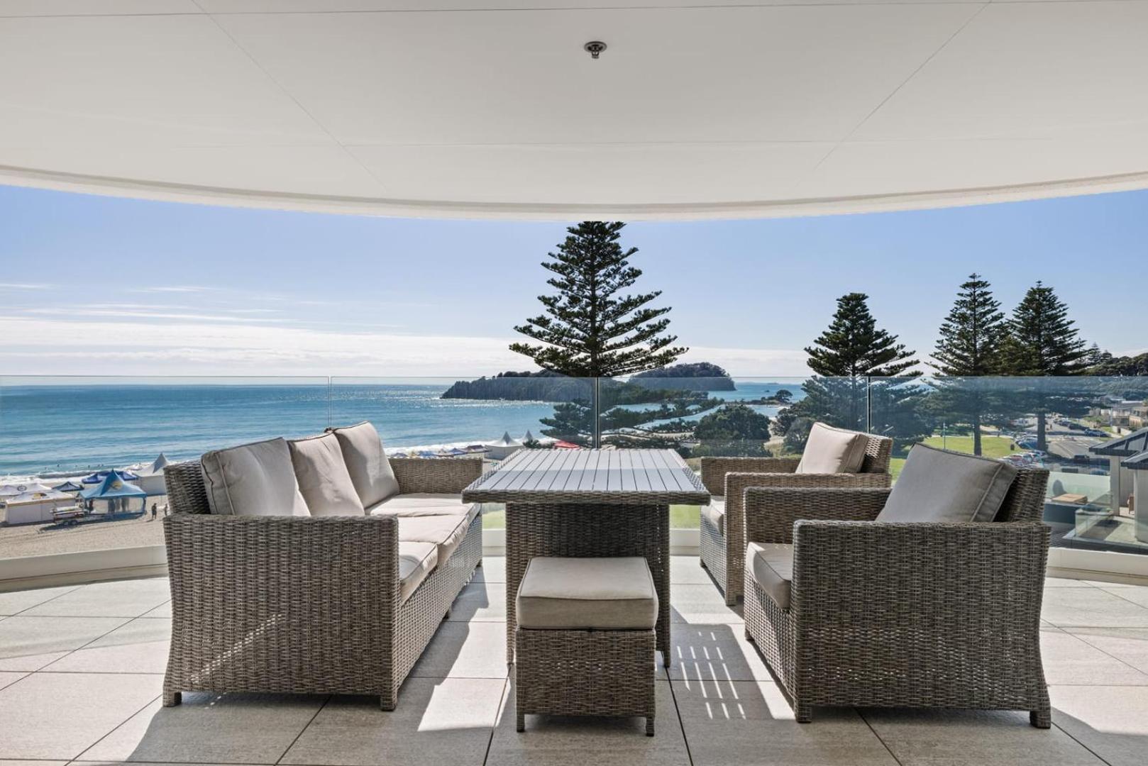 Oceanside Bliss - Absolute Beachfront - Uninterrupted Ocean Views With Pool Apartment Mount Maunganui Exterior photo