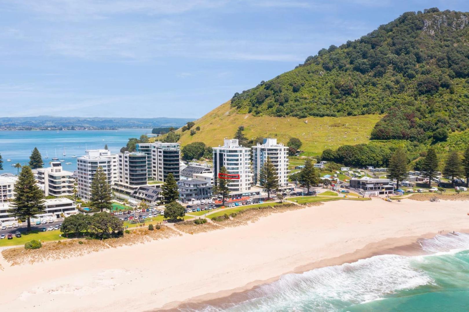 Oceanside Bliss - Absolute Beachfront - Uninterrupted Ocean Views With Pool Apartment Mount Maunganui Exterior photo