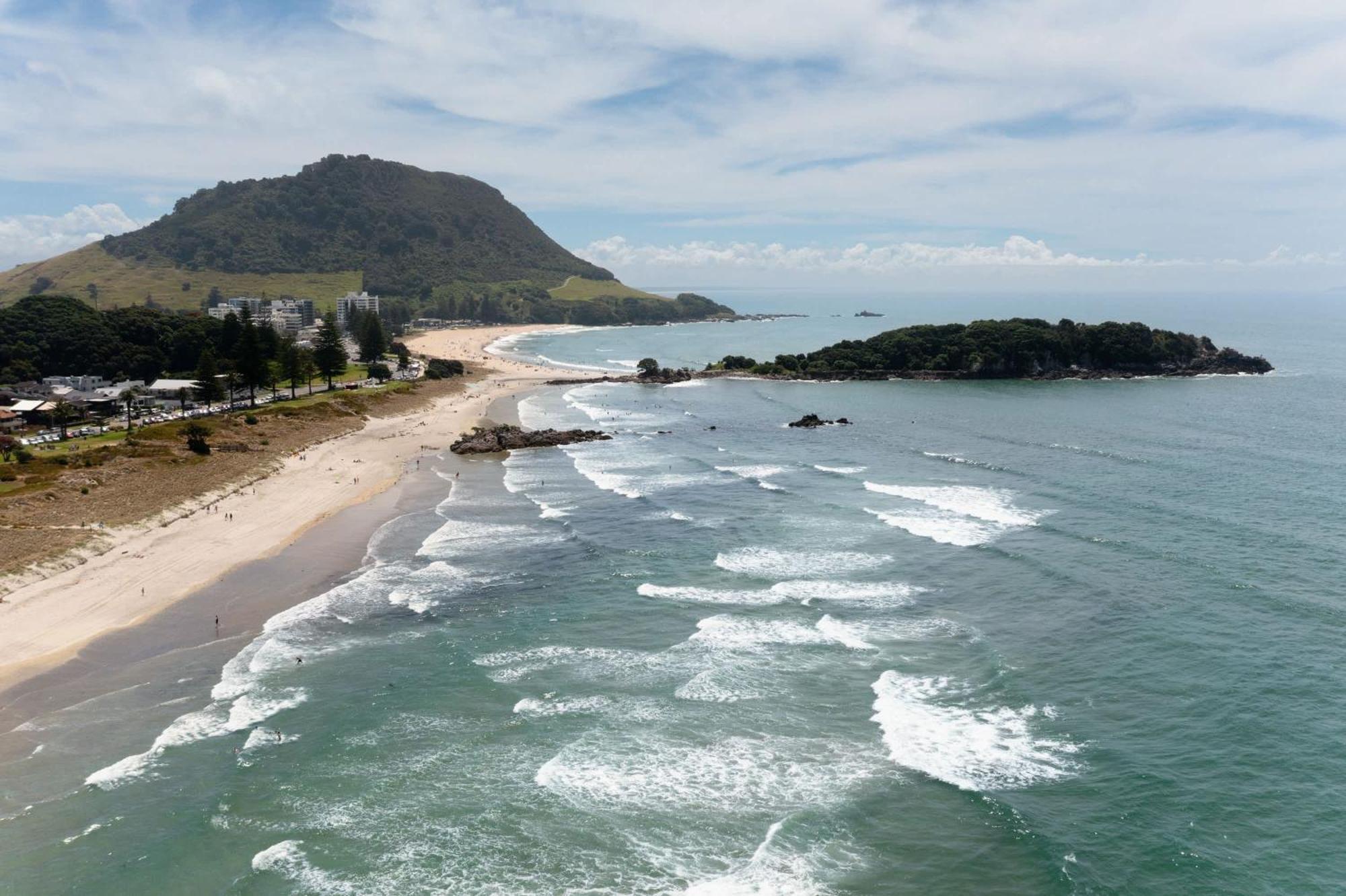 Oceanside Bliss - Absolute Beachfront - Uninterrupted Ocean Views With Pool Apartment Mount Maunganui Exterior photo